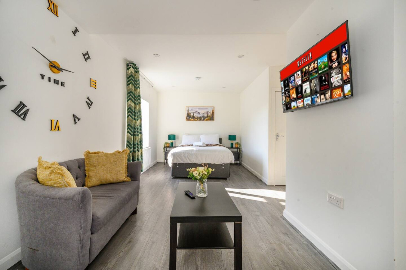 Captivating & luxurious Stay in 11 Harrogate Road - Property image 10 - VivreStays