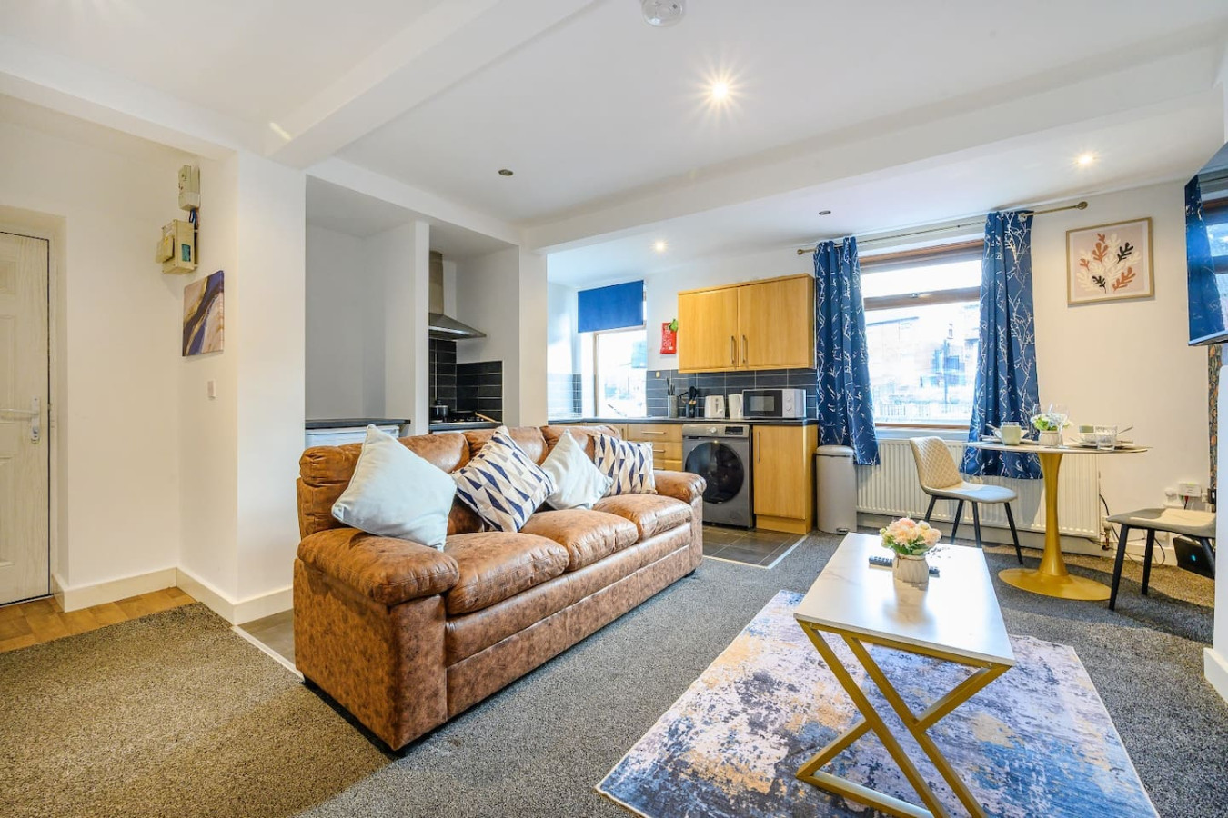 For Your most relaxed and cosy stay in 611 Wakefield Road - Property image 16 - VivreStays