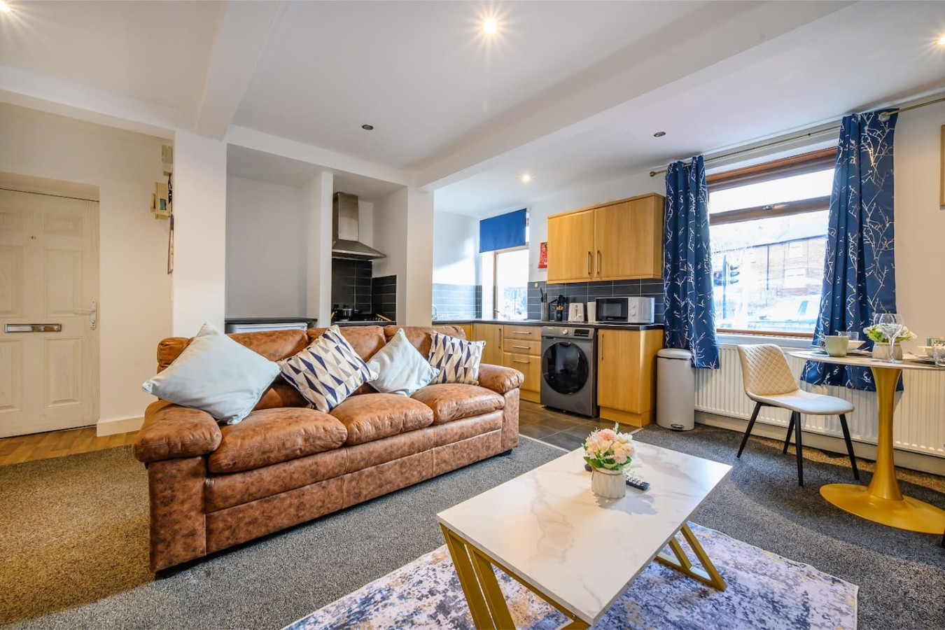 For Your most relaxed and cosy stay in 611 Wakefield Road - Property image 8 - VivreStays