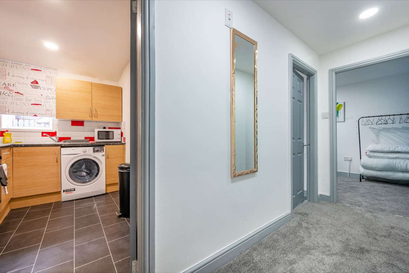 Innovative & Calming Retreat in 165 Cross Flatts Grove, Beeston, Leeds LS11 7BR, UK - Property image 3 - VivreStays