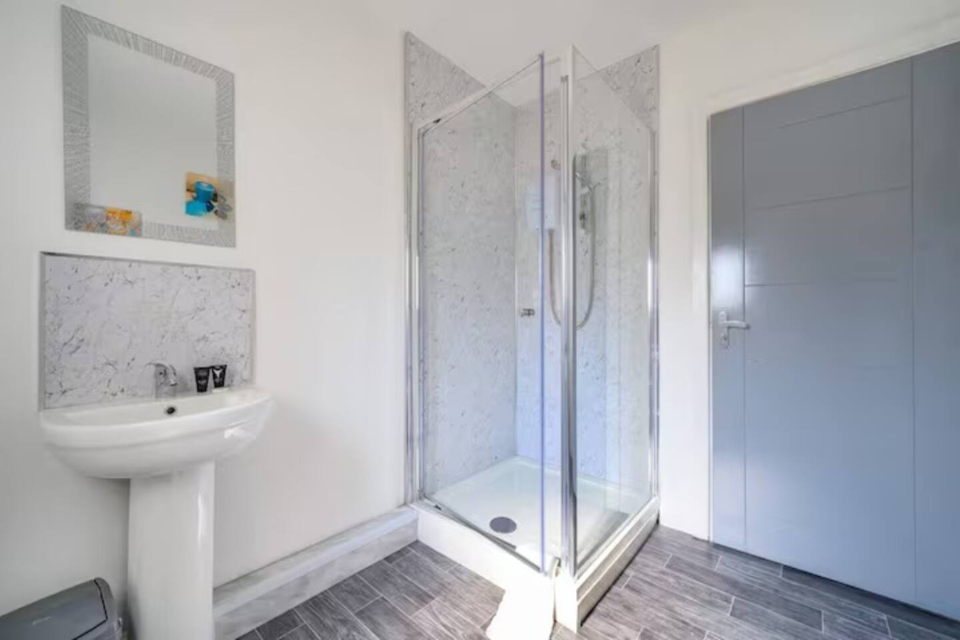 *th2* for your lovely and cosy stay in 440 Bradford Road - Property image 26 - VivreStays