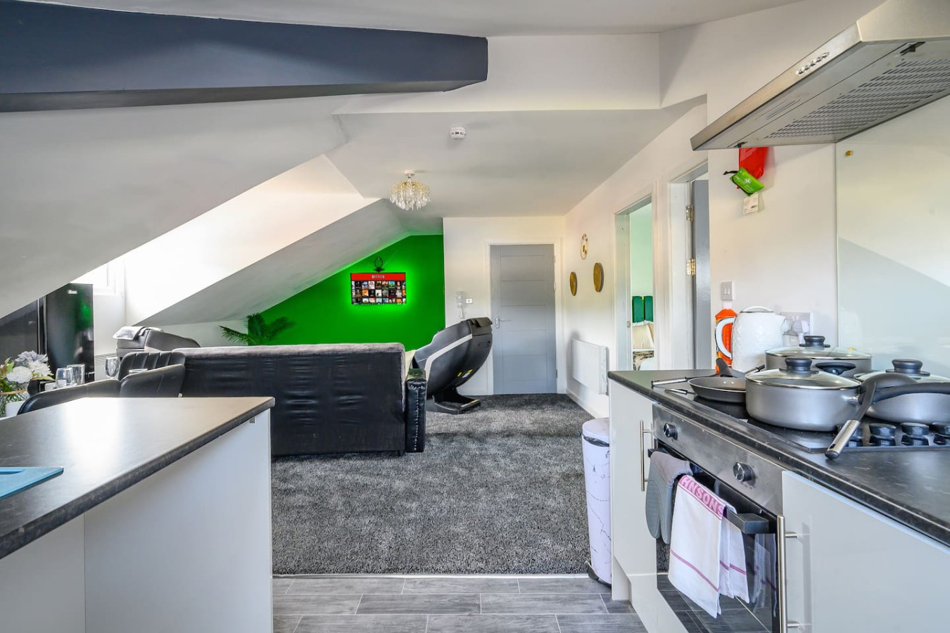 *1ht* For your relaxed & Cosy stay in 421 Bradford Road - Property image 67 - VivreStays