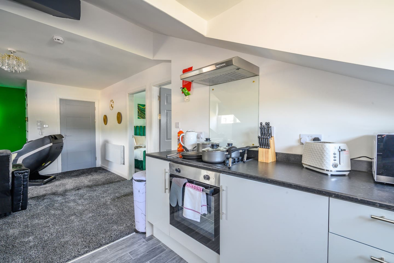 *1ht* For your relaxed & Cosy stay in 421 Bradford Road - Property image 47 - VivreStays