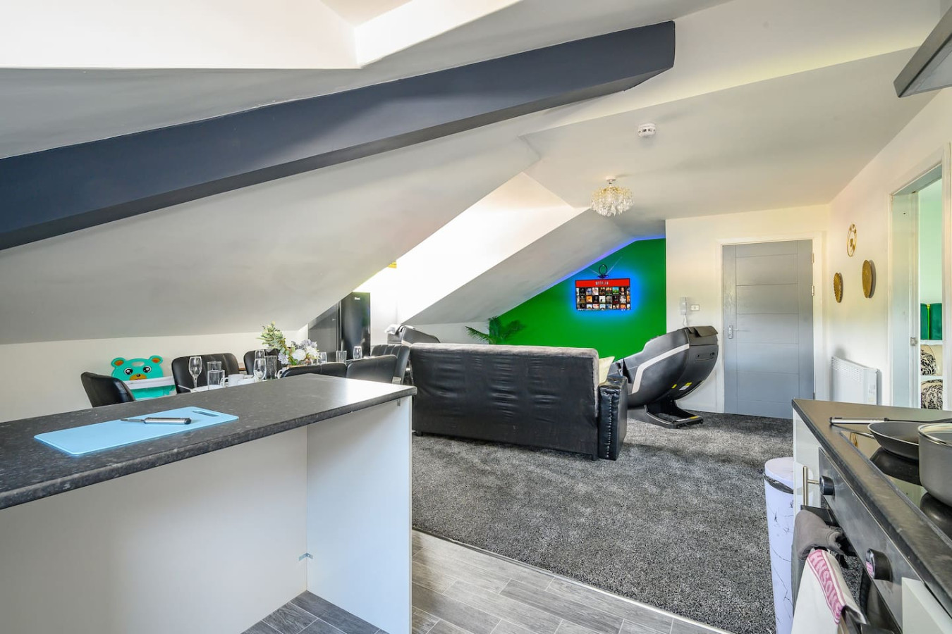 *1ht* For your relaxed & Cosy stay in 421 Bradford Road - Property image 185 - VivreStays