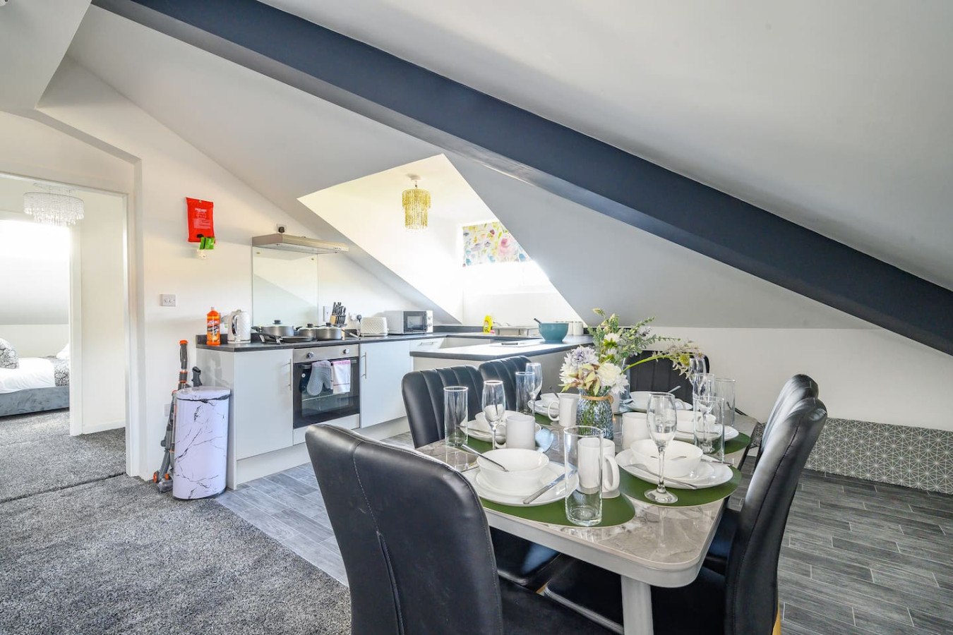 *1ht* For your relaxed & Cosy stay in 421 Bradford Road - Property image 24 - VivreStays