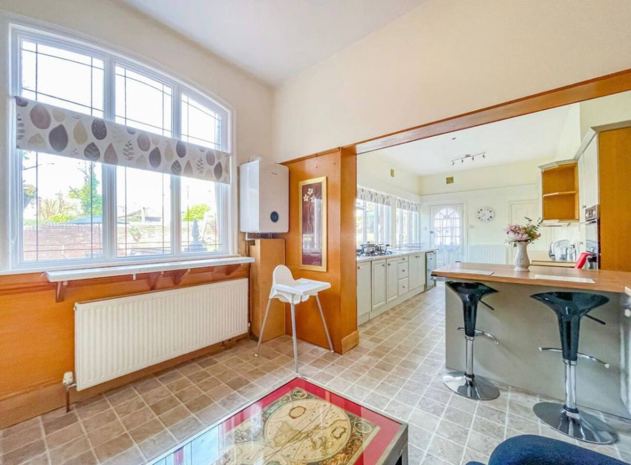 H9BC Stunning Stay in 13 Bentcliffe Lane - Property image 17 - VivreStays