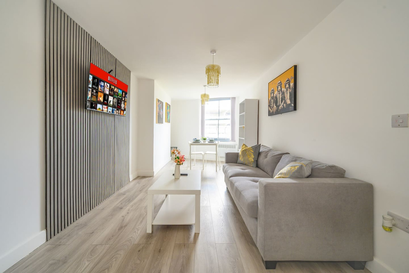 Soothing and Welcoming Stay in West Yorkshire in 17 Northgate - Property image 2 - VivreStays