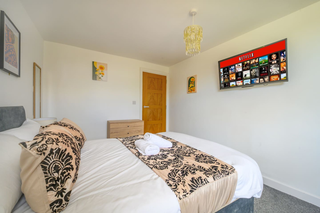 Soothing and Welcoming Stay in West Yorkshire in 17 Northgate - Property image 5 - VivreStays
