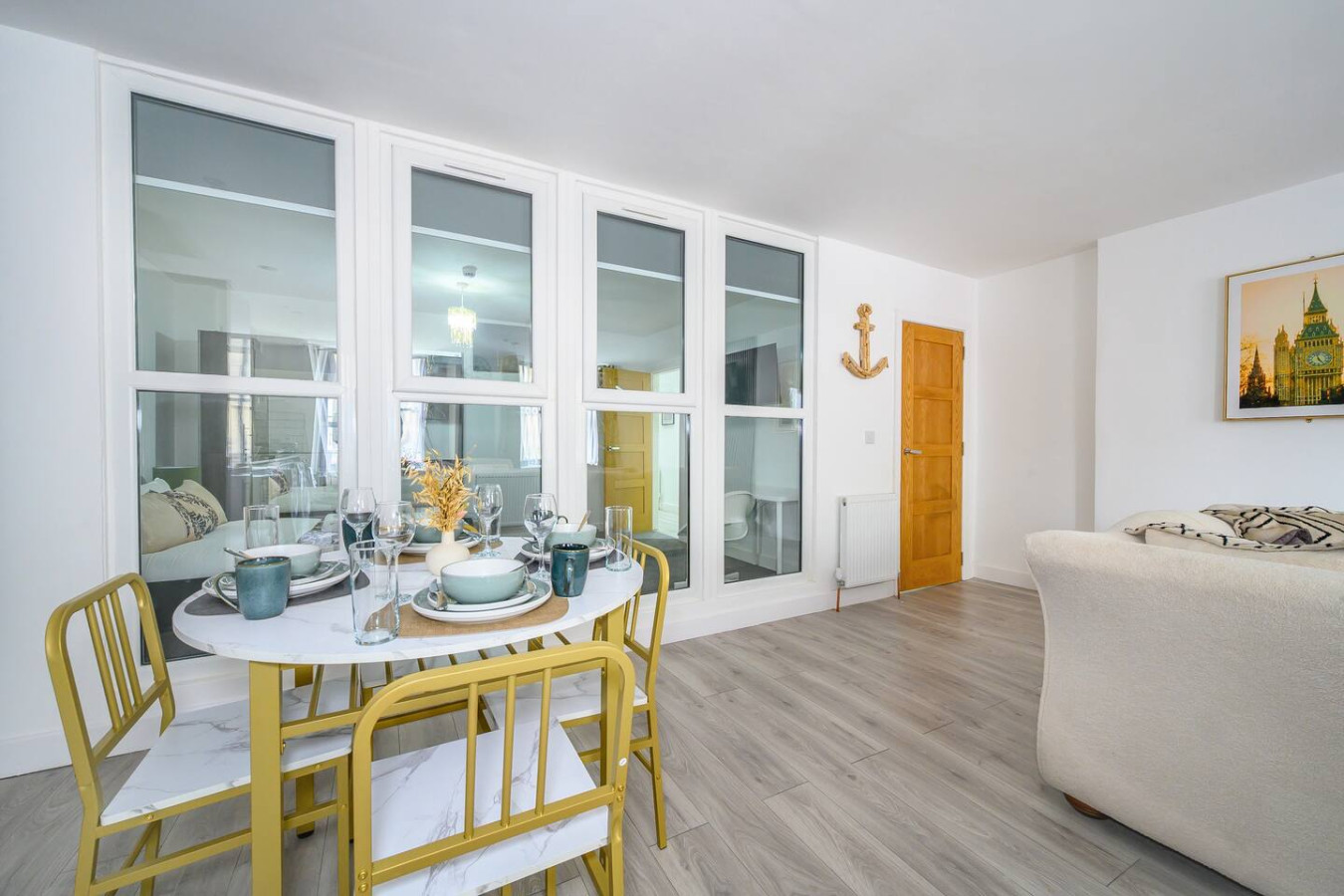 Comfortable and Grand Stay in City Centre in 17 Northgate - Property image 19 - VivreStays