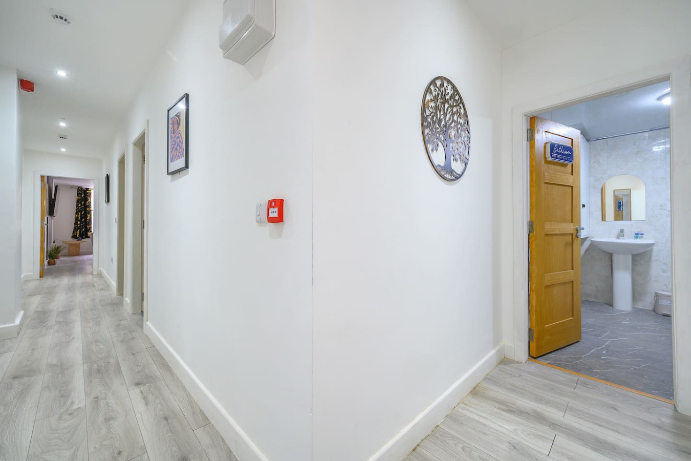 Comfortable and Grand Stay in City Centre in 17 Northgate - Property image 26 - VivreStays