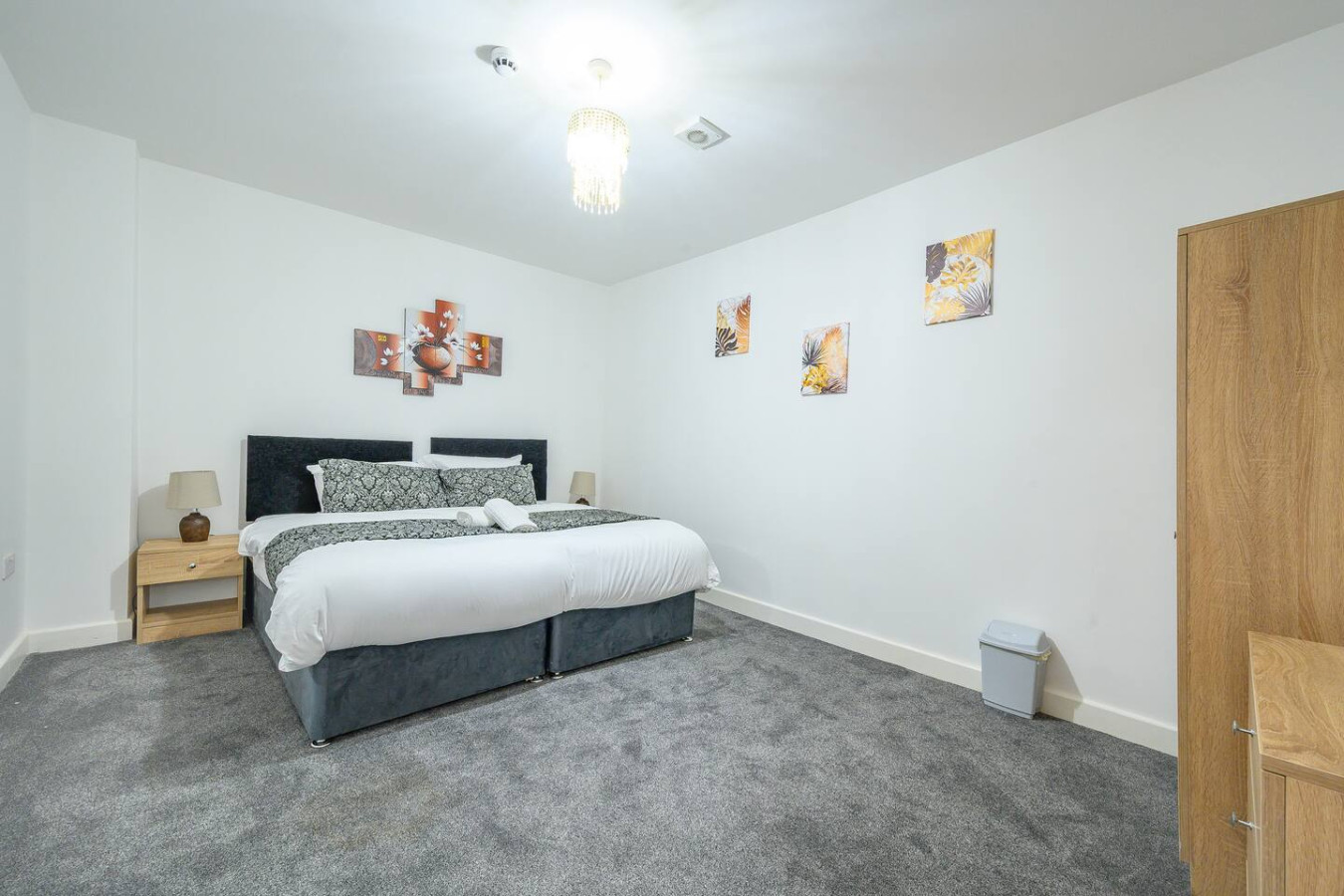Comfortable and Grand Stay in City Centre in 17 Northgate - Property image 3 - VivreStays