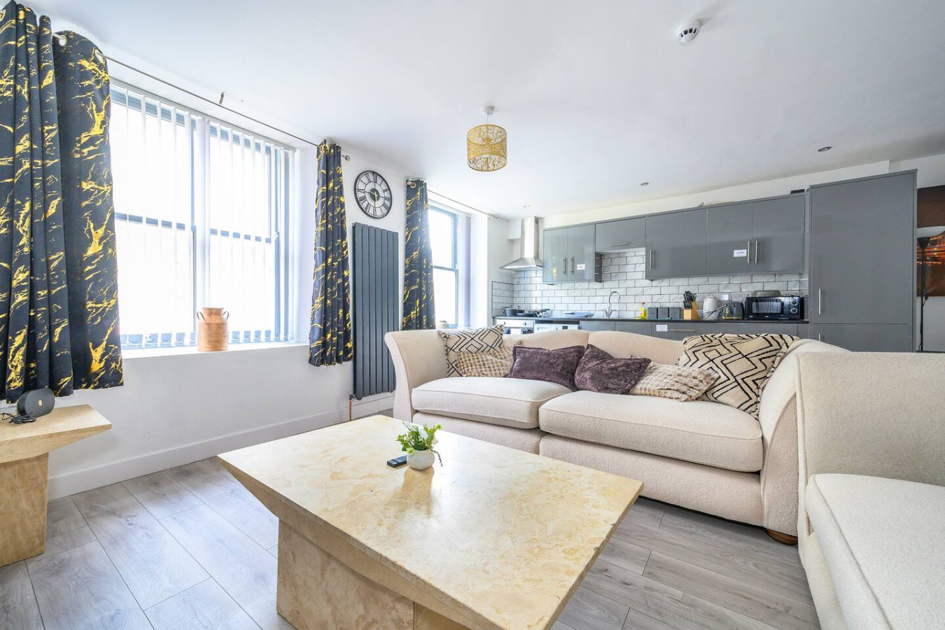 Comfortable and Grand Stay in City Centre in 17 Northgate - Property image 16 - VivreStays