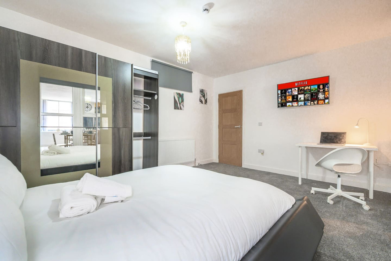 Comfortable and Grand Stay in City Centre in 17 Northgate - Property image 32 - VivreStays