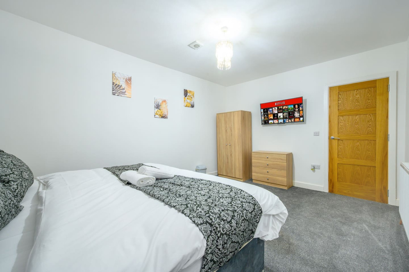 Comfortable and Grand Stay in City Centre in 17 Northgate - Property image 8 - VivreStays