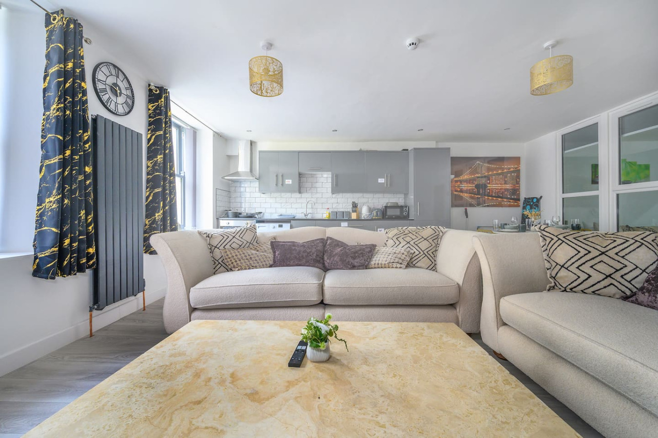 Comfortable and Grand Stay in City Centre in 17 Northgate - Property image 15 - VivreStays