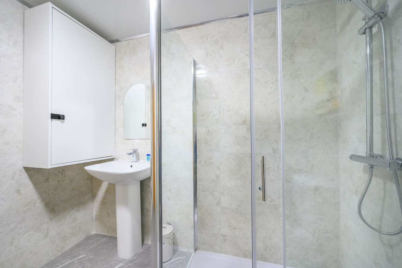 Comfortable and Grand Stay in City Centre in 17 Northgate - Property image 28 - VivreStays