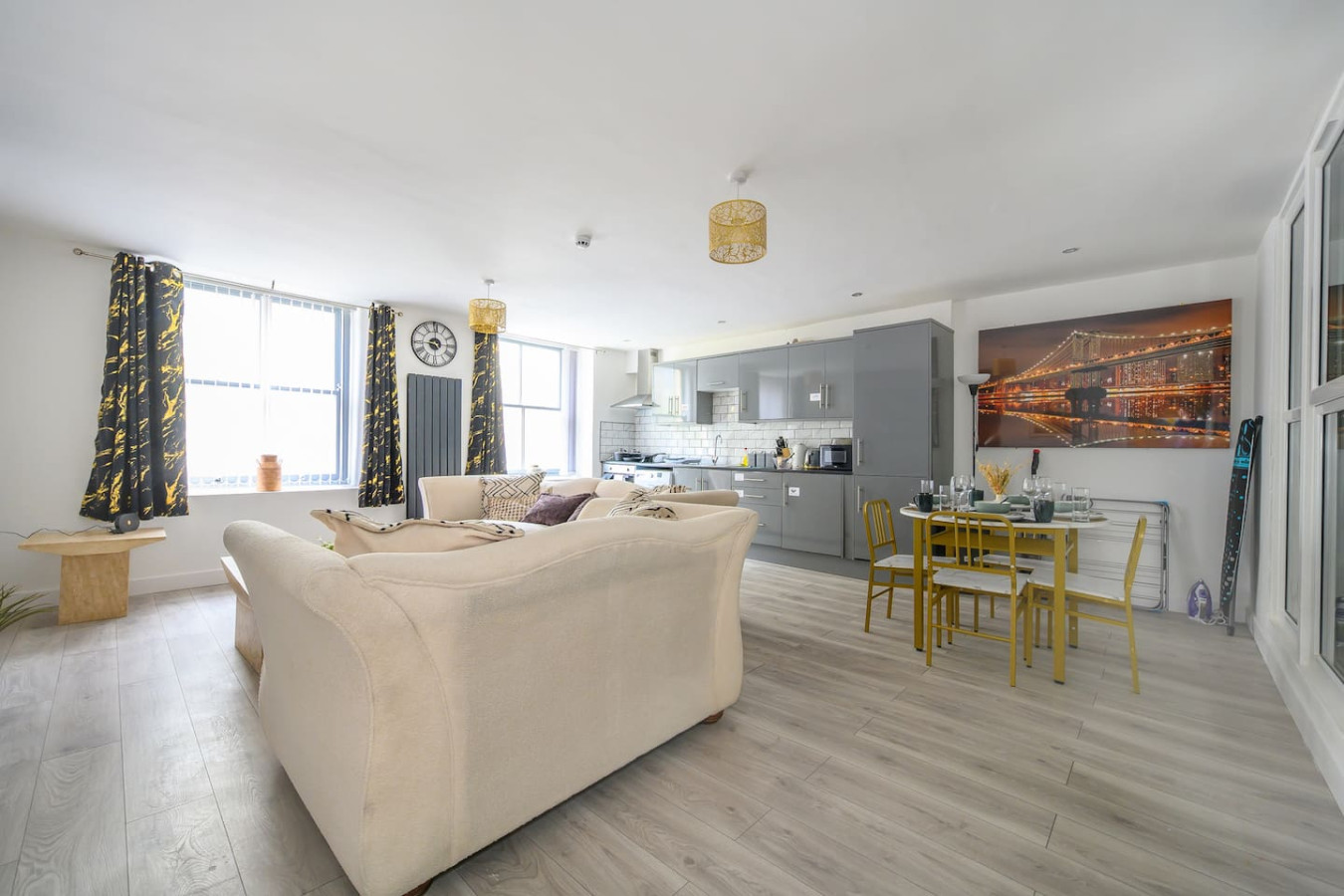 Comfortable and Grand Stay in City Centre in 17 Northgate - Property image 13 - VivreStays