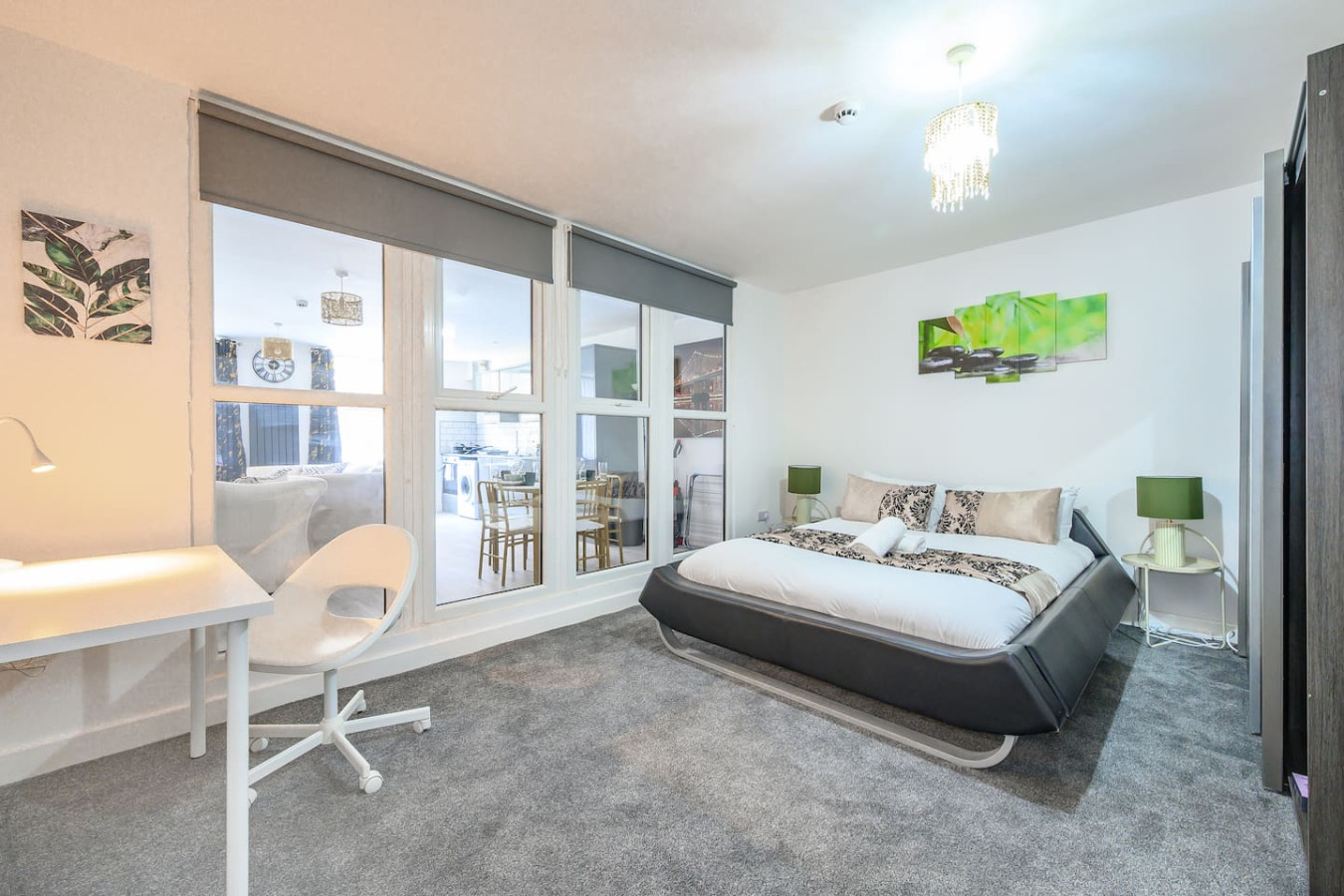 Comfortable and Grand Stay in City Centre in 17 Northgate - Property image 6 - VivreStays