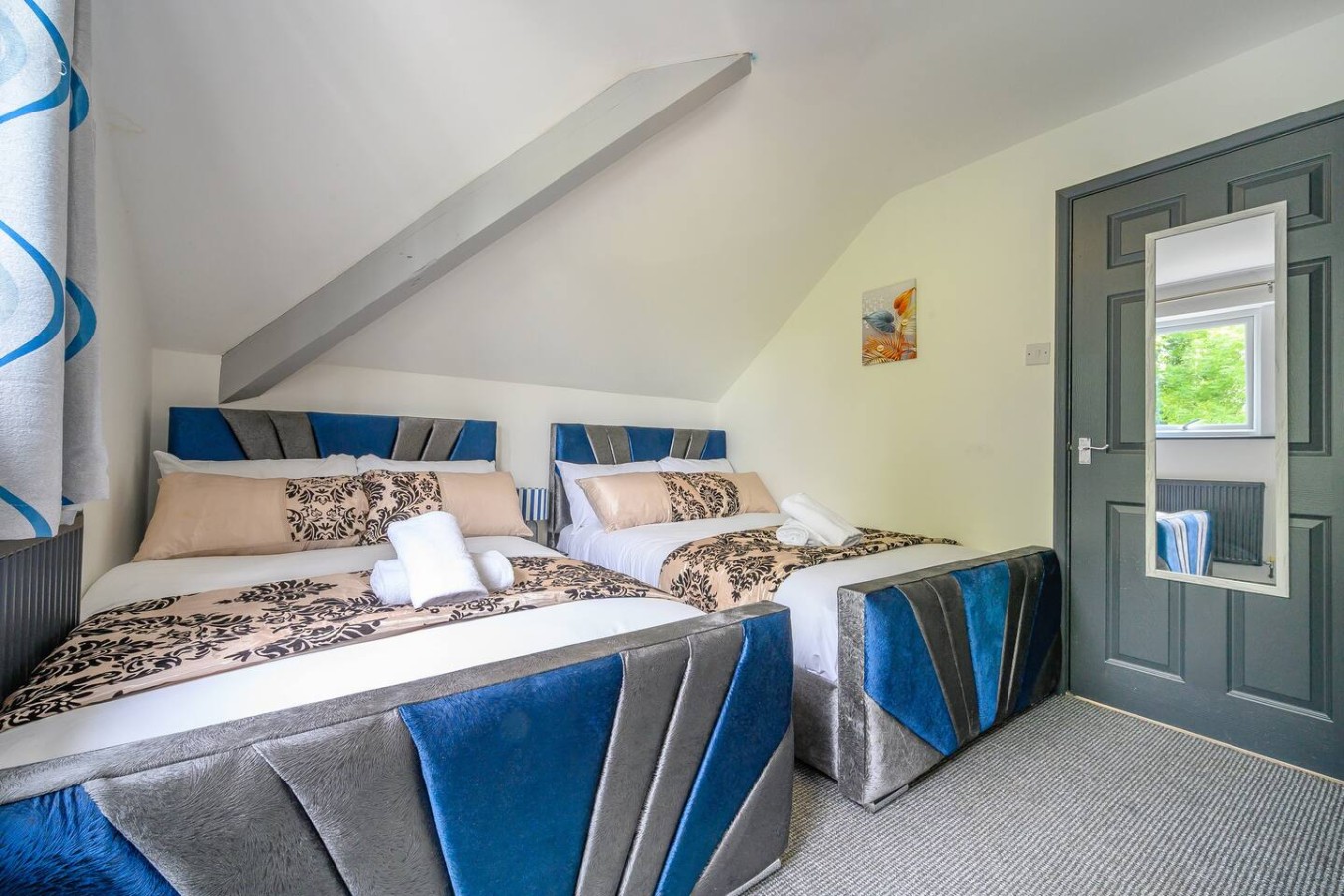 F7GH soothing stay near city centre in Green Hill House, 1 Green Hill Road - Property image 5 - VivreStays