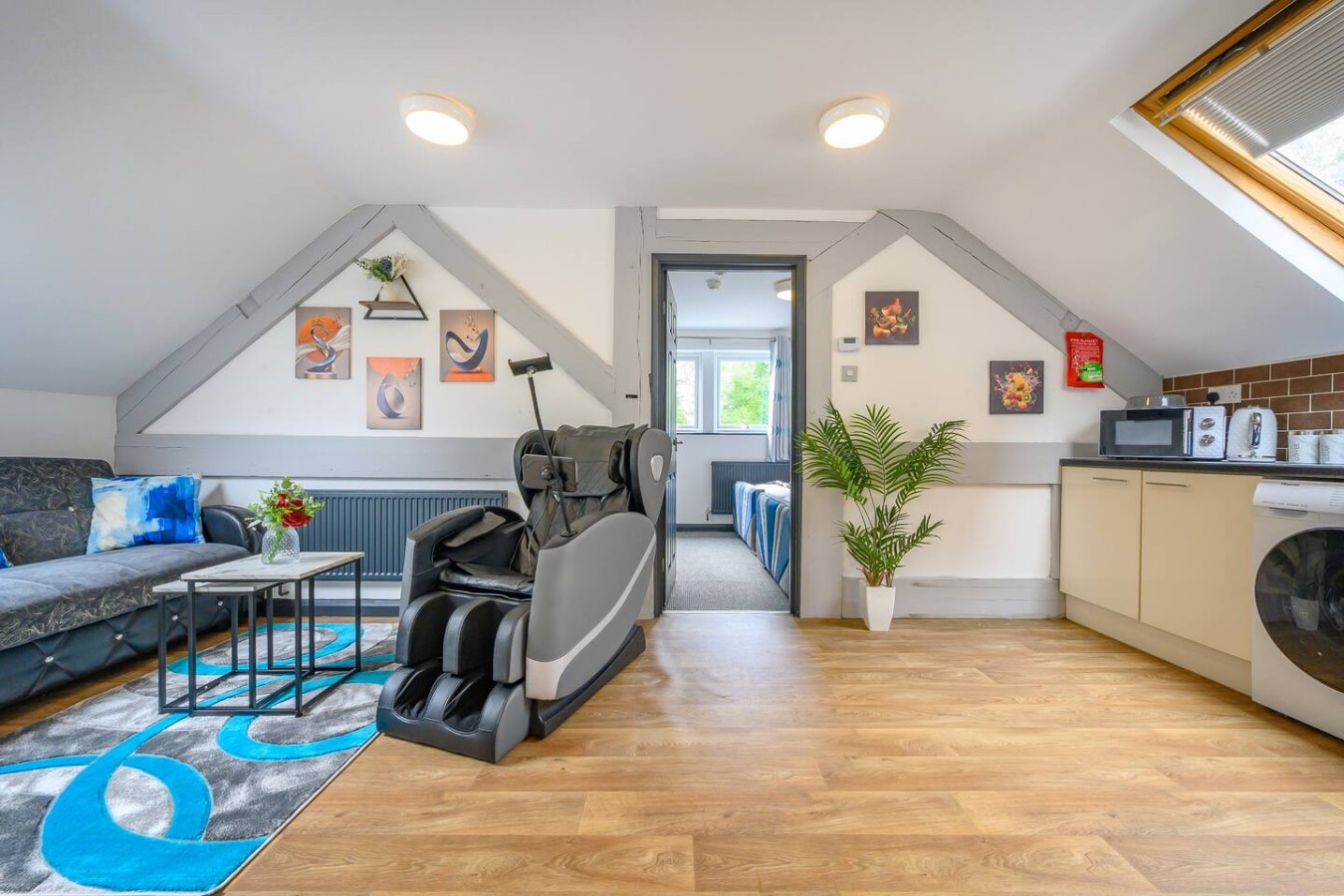 F7GH soothing stay near city centre in Green Hill House, 1 Green Hill Road - Property image 21 - VivreStays