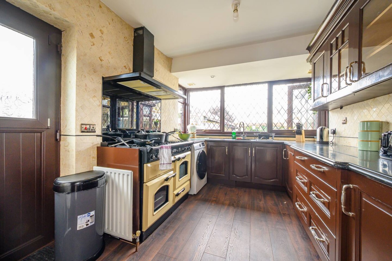 *H59G*- Family Home with Hot Tub & Games Room in 59 Galloway Lane - Property image 3 - VivreStays