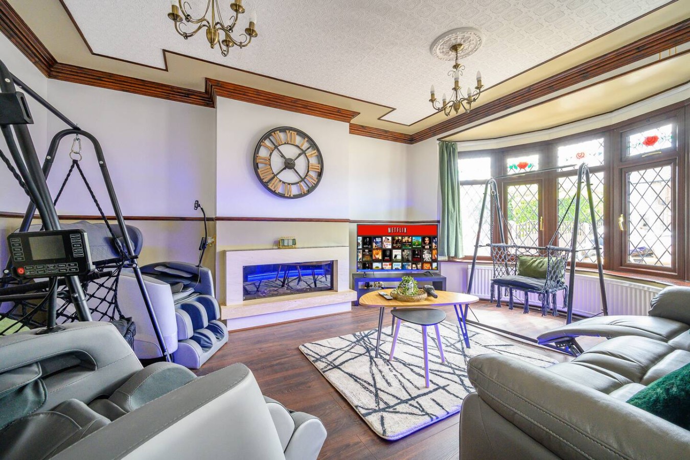 *H59G*- Family Home with Hot Tub & Games Room serviced apartment - UK - VivreStays