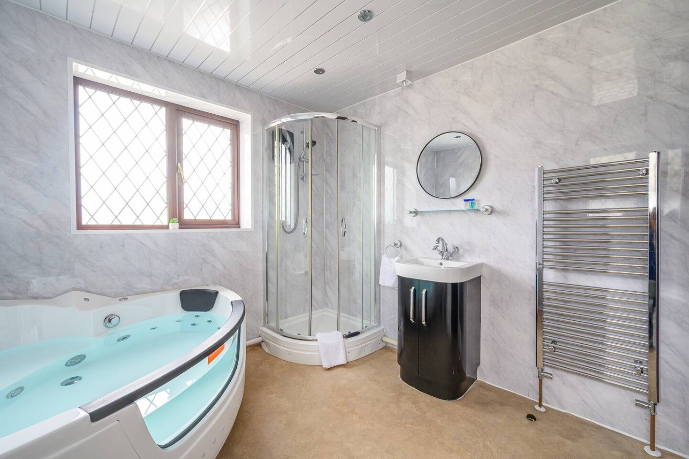 *H59G*- Family Home with Hot Tub & Games Room in 59 Galloway Lane - Property image 25 - VivreStays