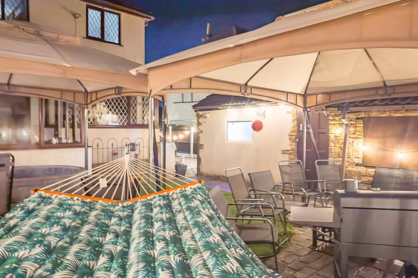 *H59G*- Family Home with Hot Tub & Games Room in 59 Galloway Lane - Property image 9 - VivreStays