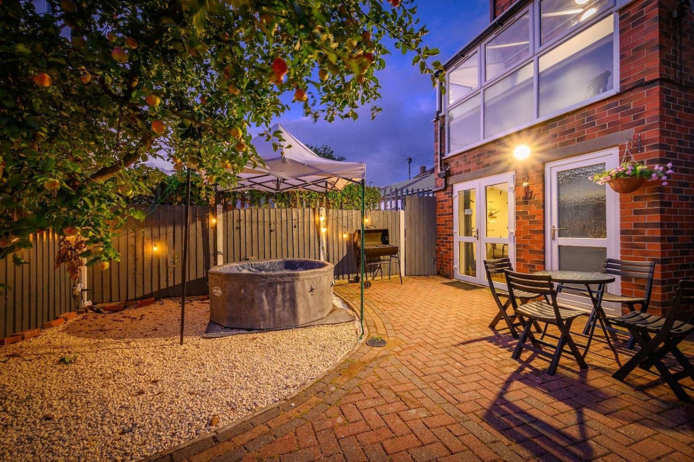 *17b* - For Your Stay with Private Gated Parking in 17 Fountain Street - Property image 18 - VivreStays