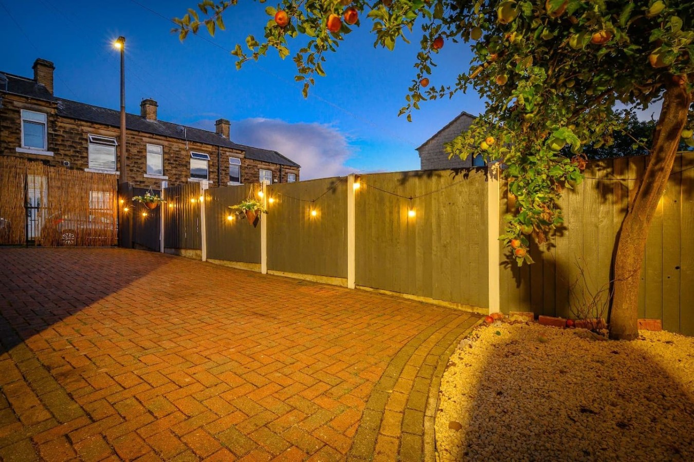 *17b* - For Your Stay with Private Gated Parking in 17 Fountain Street - Property image 20 - VivreStays