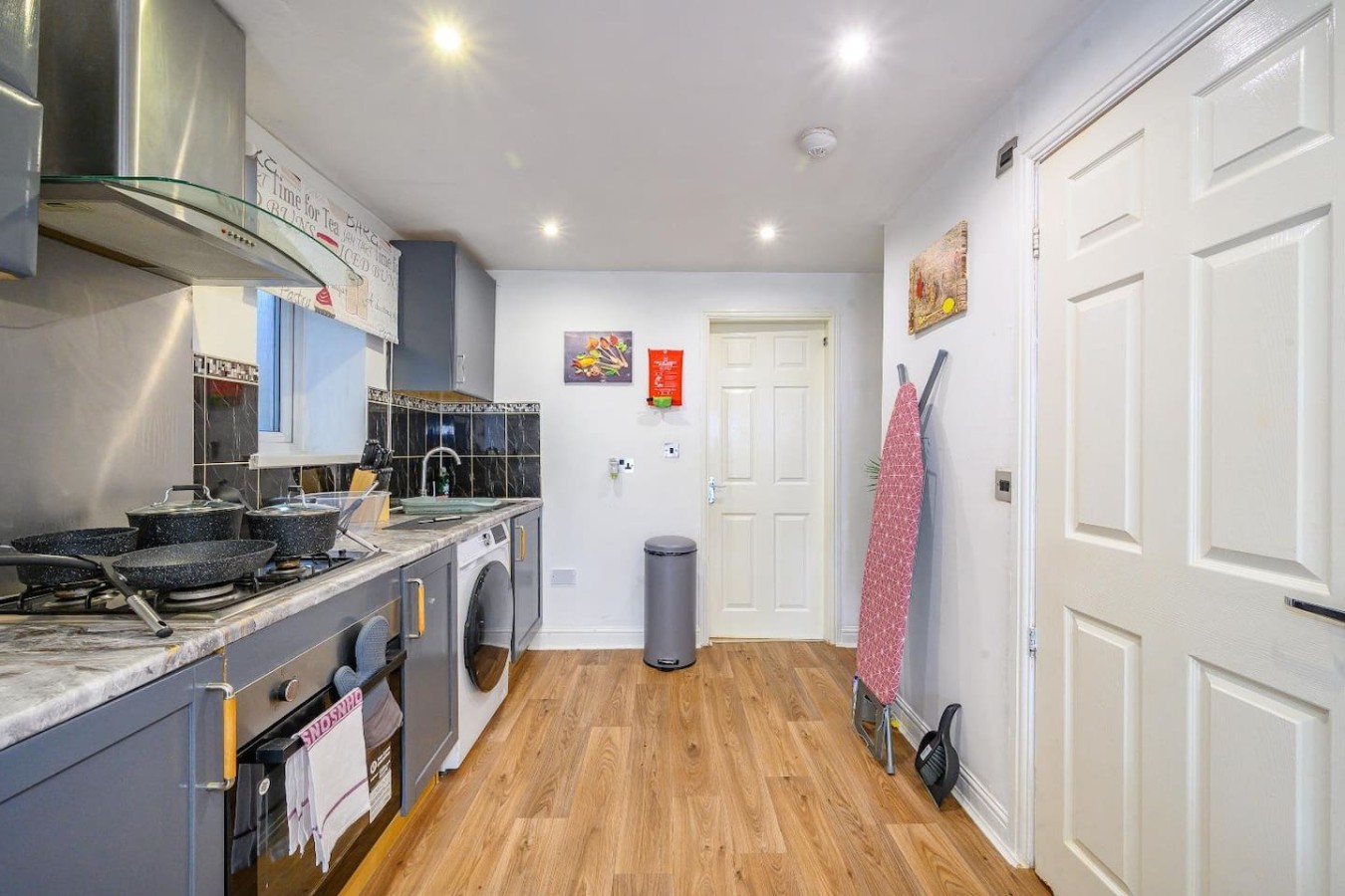 *17b* - For Your Stay with Private Gated Parking in 17 Fountain Street - Property image 19 - VivreStays