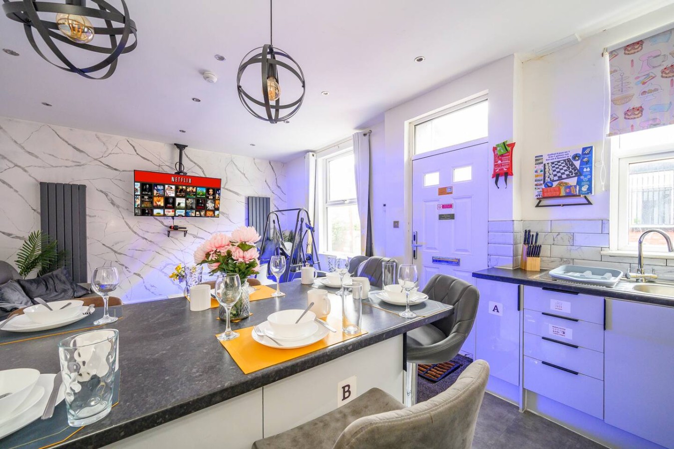10W - For your Most Relaxed & cosy Stay in 12 Woodview Street - Property image 43 - VivreStays