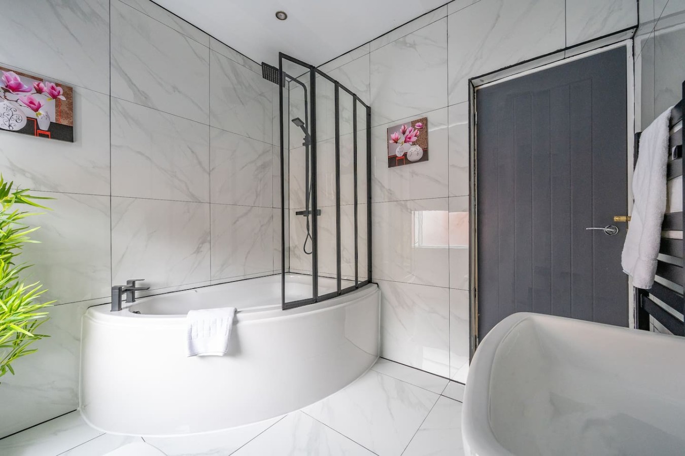 10W - For your Most Relaxed & cosy Stay in 12 Woodview Street - Property image 4 - VivreStays