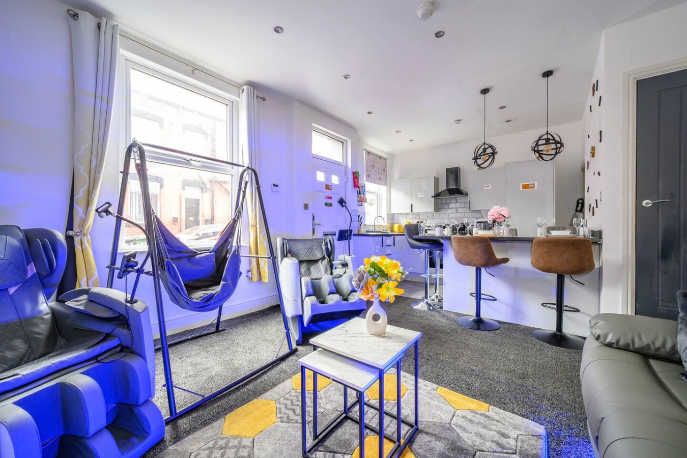 10W - For your Most Relaxed & cosy Stay in 12 Woodview Street - Property image 14 - VivreStays
