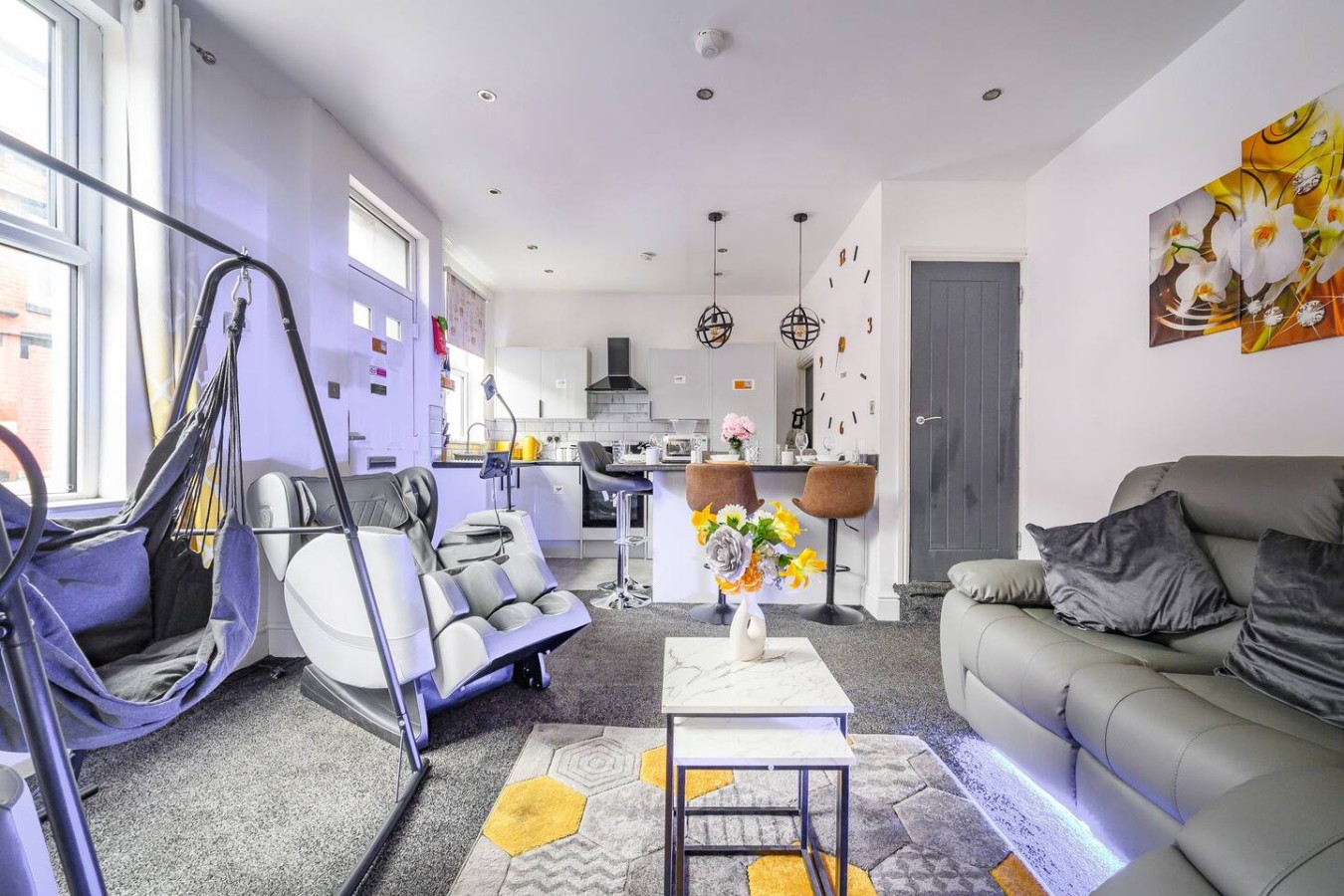 10W - For your Most Relaxed & cosy Stay in 12 Woodview Street - Property image 24 - VivreStays