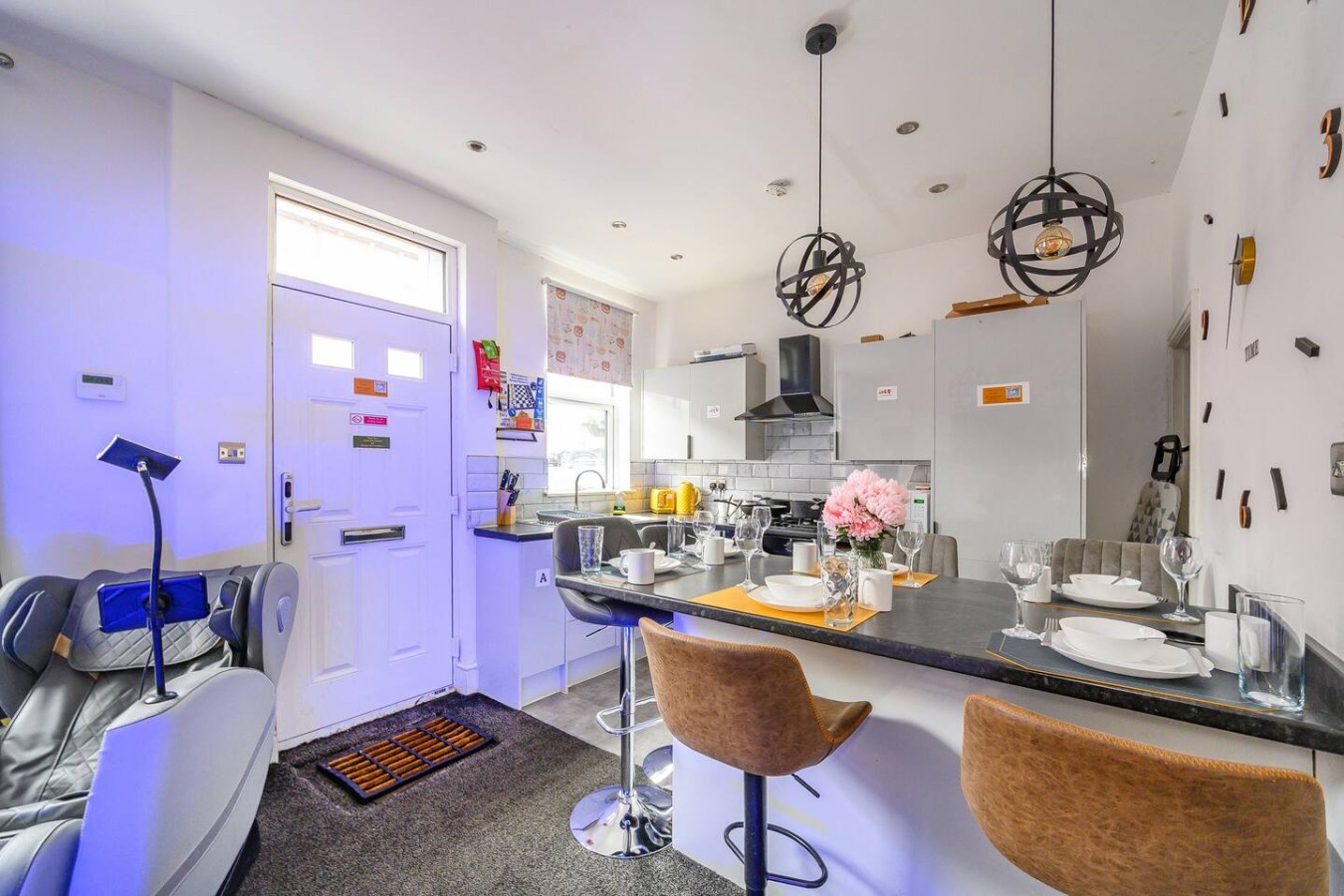 10W - For your Most Relaxed & cosy Stay in 12 Woodview Street - Property image 44 - VivreStays