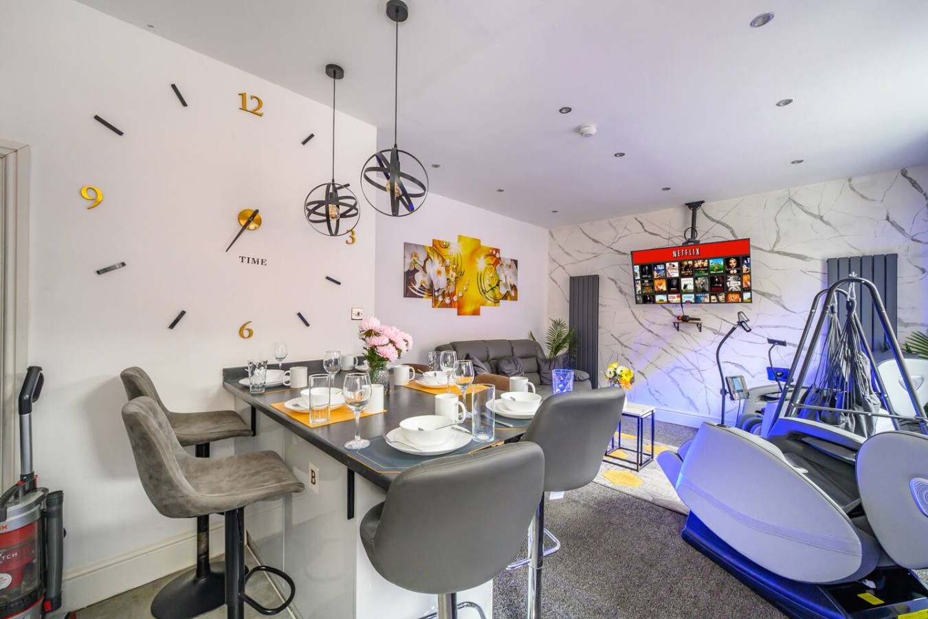 10W - For your Most Relaxed & cosy Stay in 12 Woodview Street - Property image 12 - VivreStays