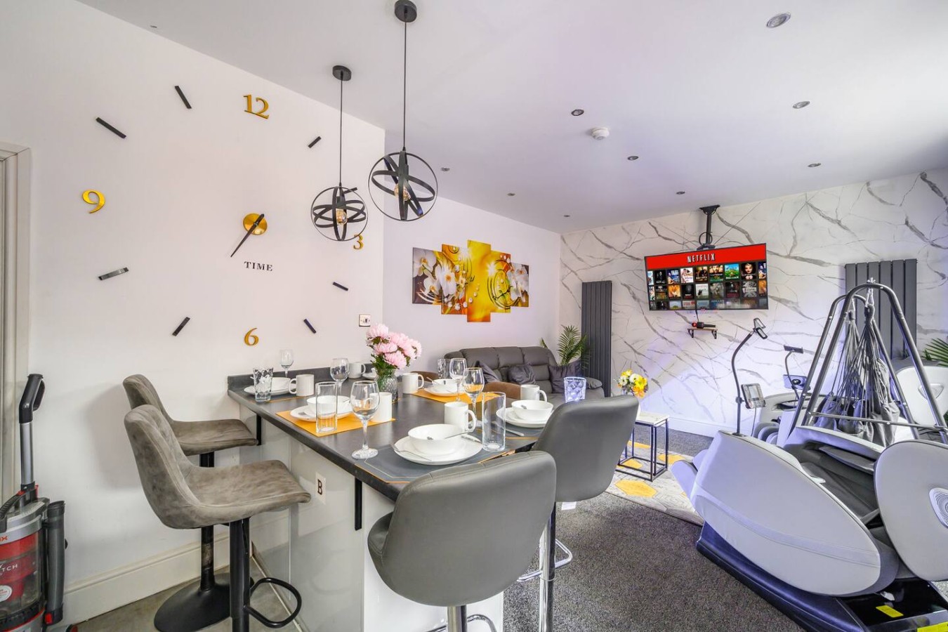 10W - For your Most Relaxed & cosy Stay in 12 Woodview Street - Property image 41 - VivreStays