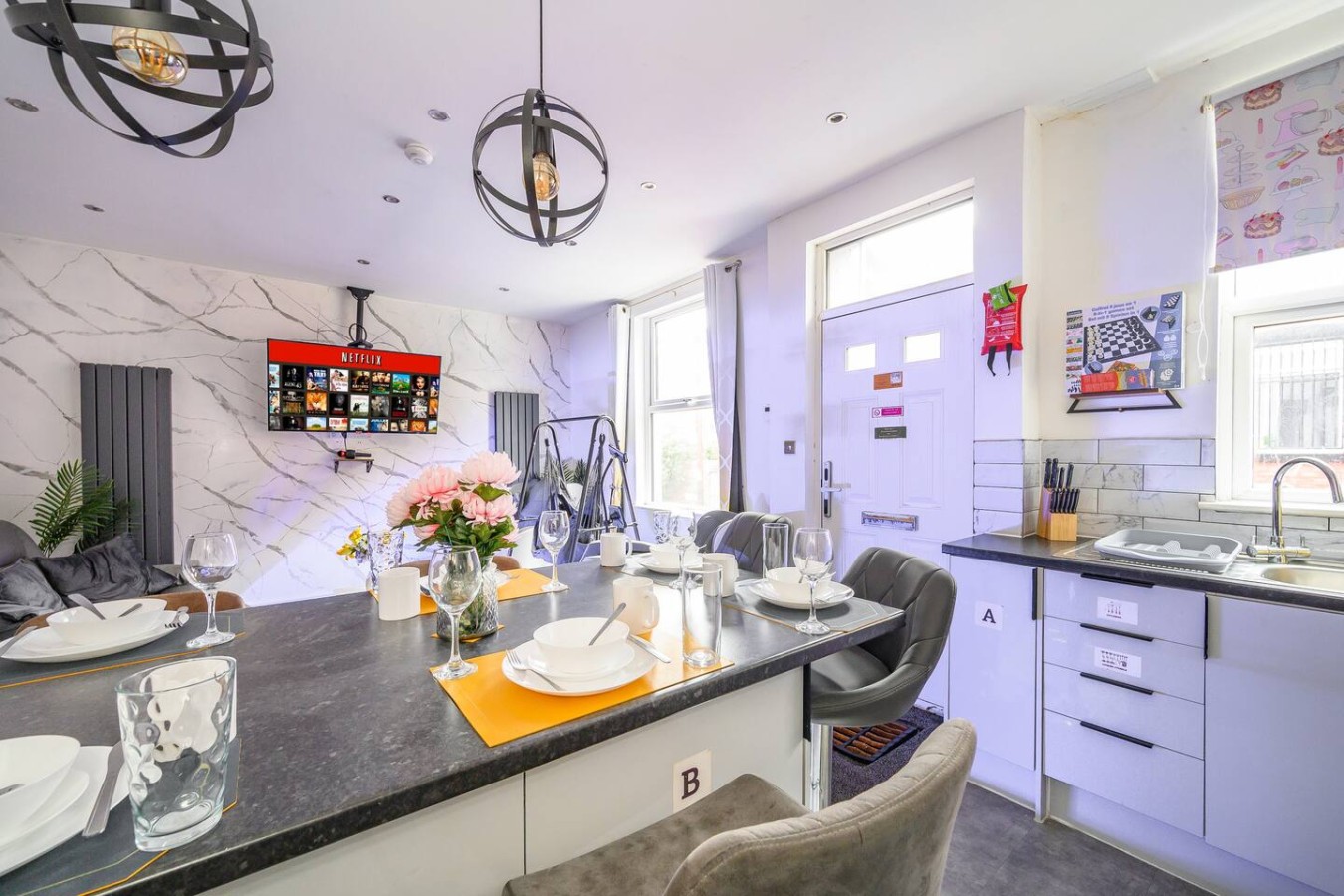10W - For your Most Relaxed & cosy Stay in 12 Woodview Street - Property image 25 - VivreStays