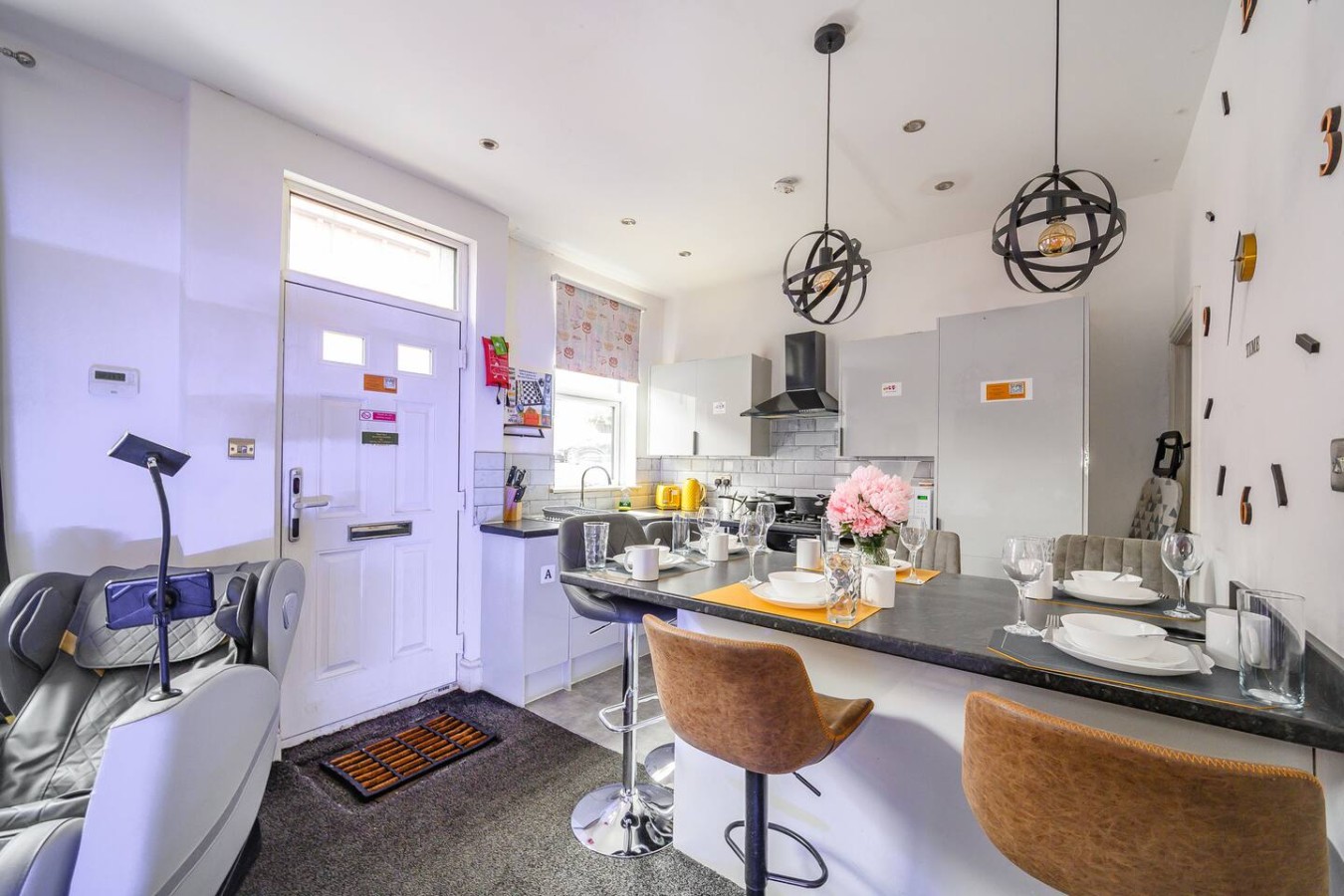 10W - For your Most Relaxed & cosy Stay in 12 Woodview Street - Property image 26 - VivreStays
