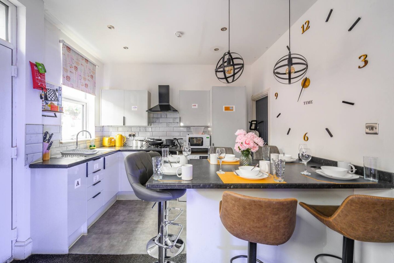 10W - For your Most Relaxed & cosy Stay in 12 Woodview Street - Property image 19 - VivreStays
