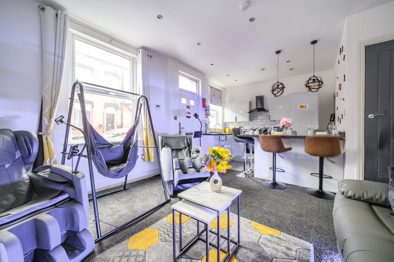 10W - For your Most Relaxed & cosy Stay in 12 Woodview Street - Property image 16 - VivreStays