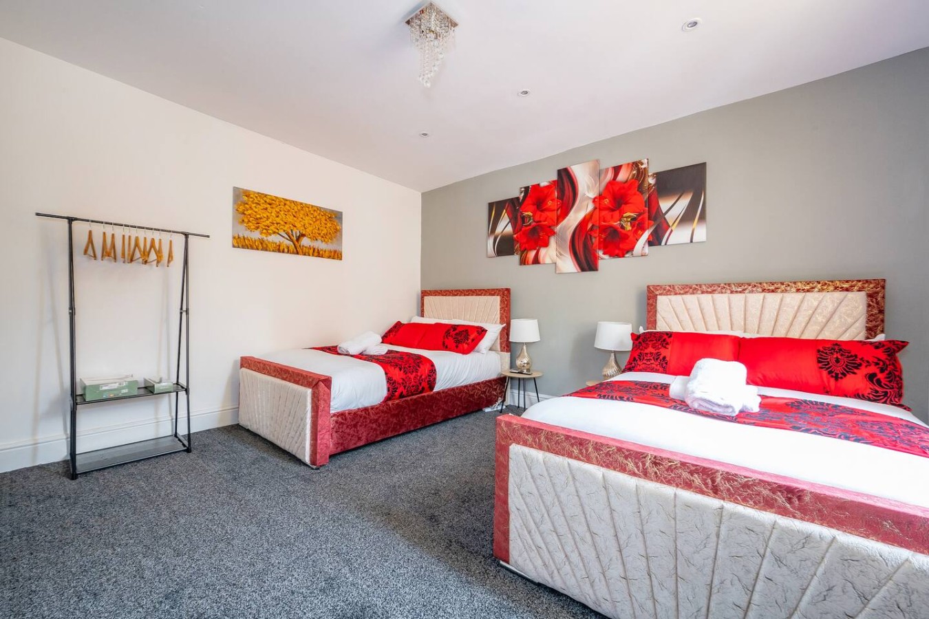10W - For your Most Relaxed & cosy Stay in 12 Woodview Street - Property image 8 - VivreStays