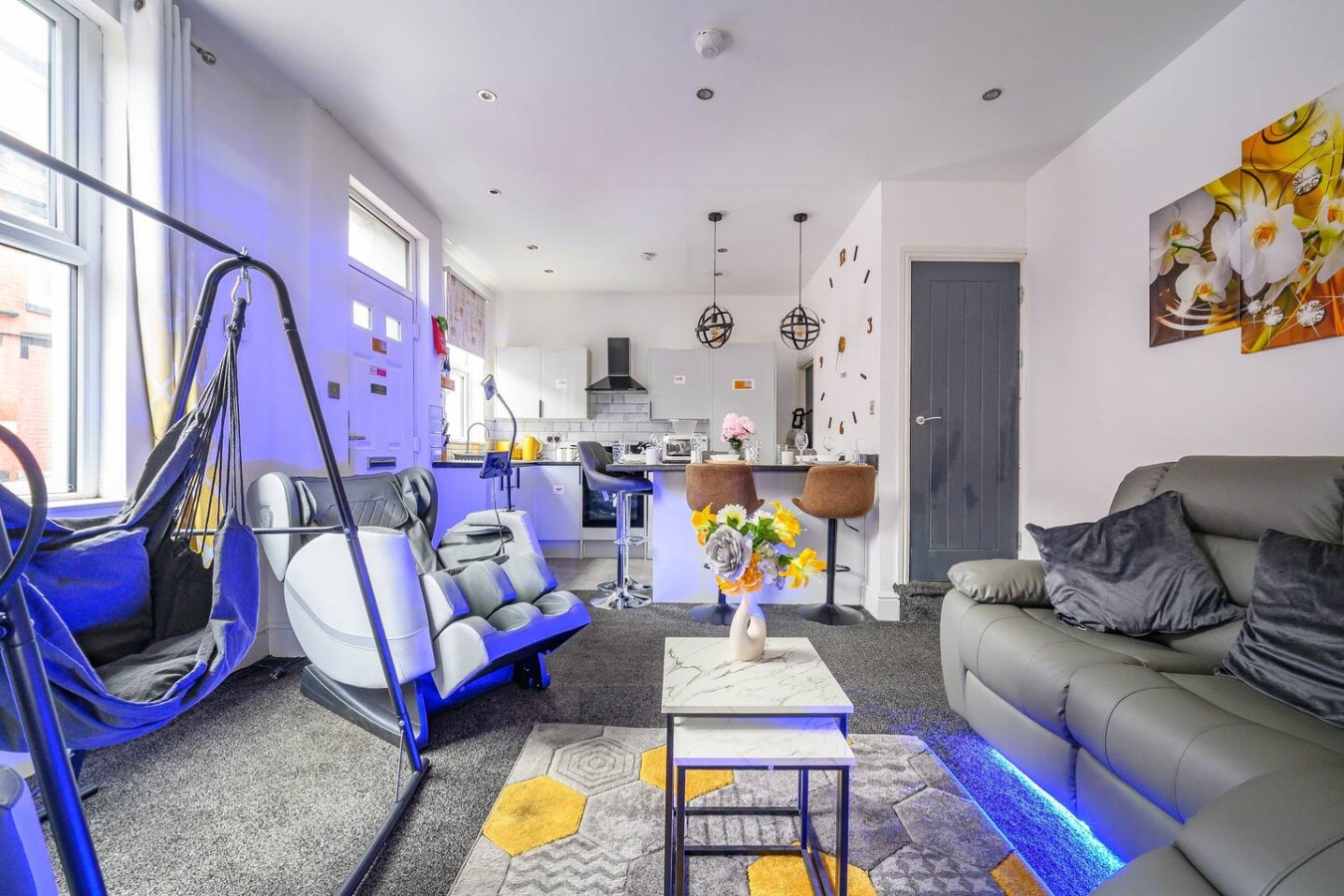 10W - For your Most Relaxed & cosy Stay in 12 Woodview Street - Property image 20 - VivreStays