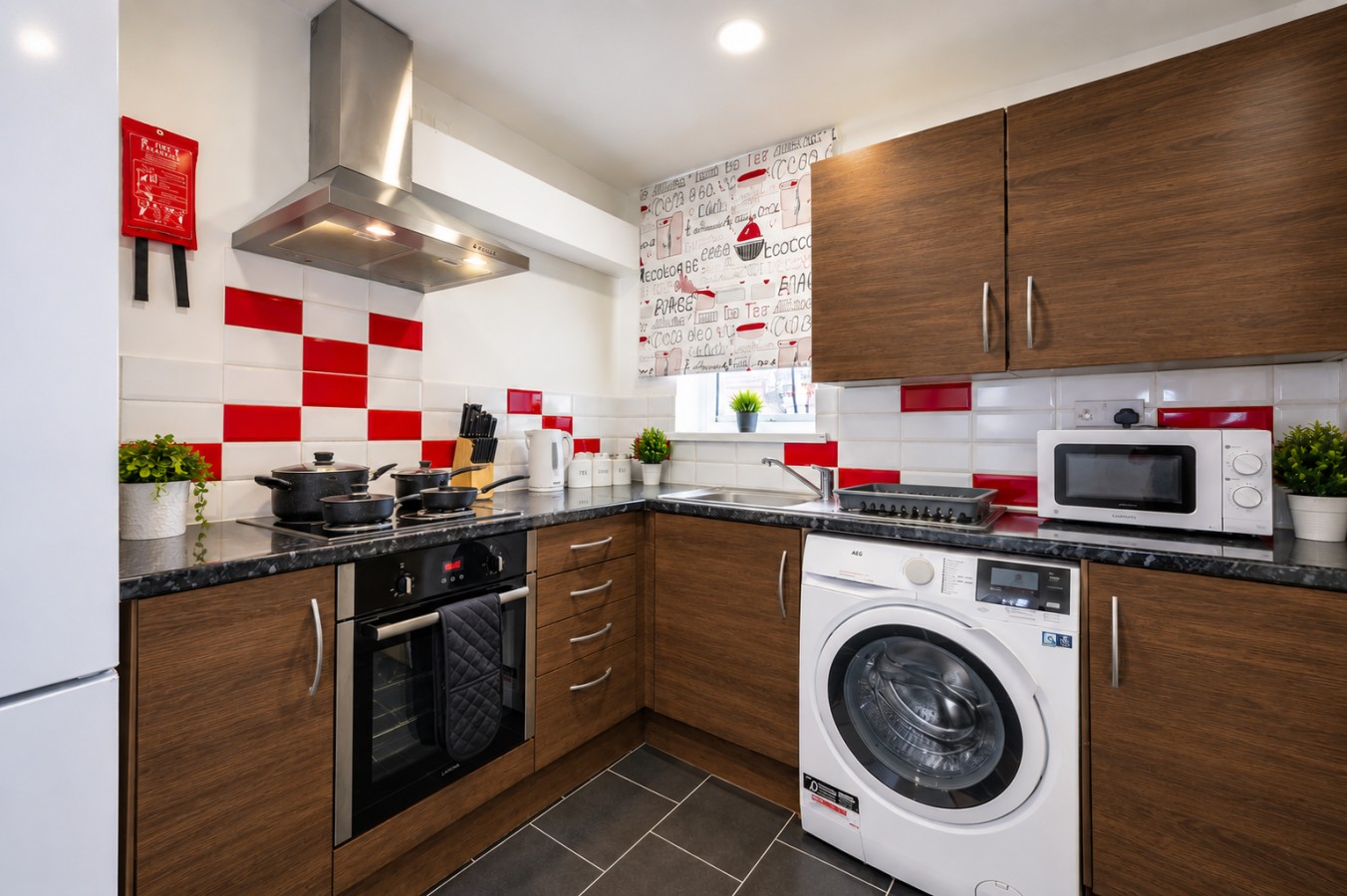 New 2a atha in 177 Cross Flatts Grove, Beeston, Leeds LS11 7BR, UK - Property image 3 - VivreStays