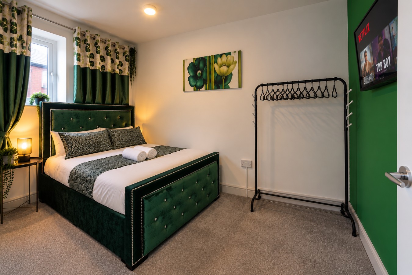 New 2a atha in 177 Cross Flatts Grove, Beeston, Leeds LS11 7BR, UK - Property image 2 - VivreStays