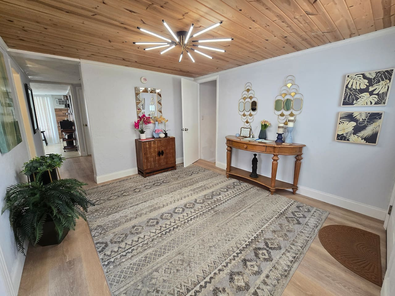 Charming Historical Home With Modern Comforts - Cozy Downtown Retreat - Orlando