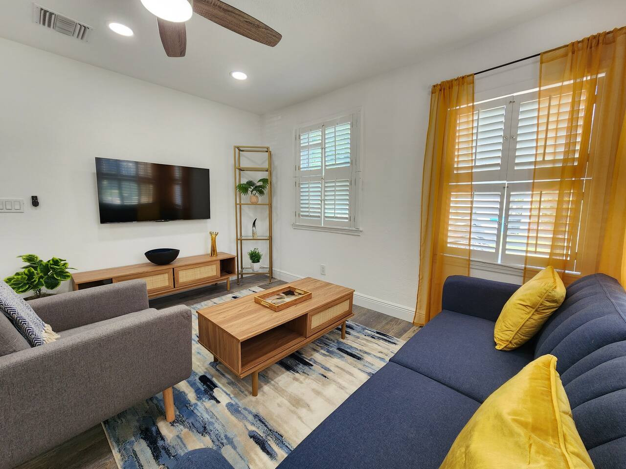 Charming Oasis With Modern Design - Perfectly Located Retreat - Orlando