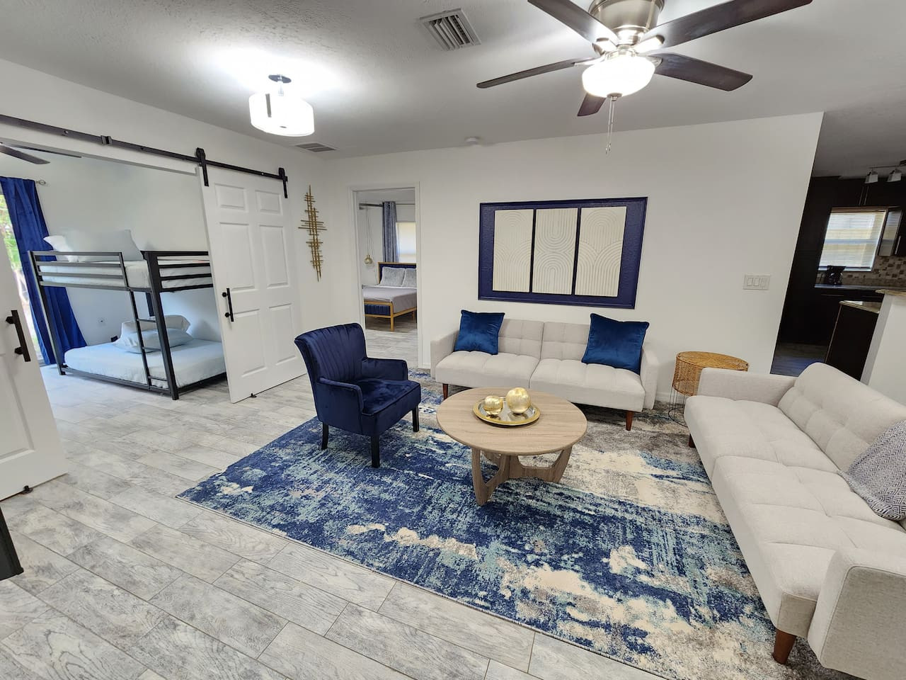 Spacious Downtown Haven With Modern Amenities - Charming Family Retreat - Orlando
