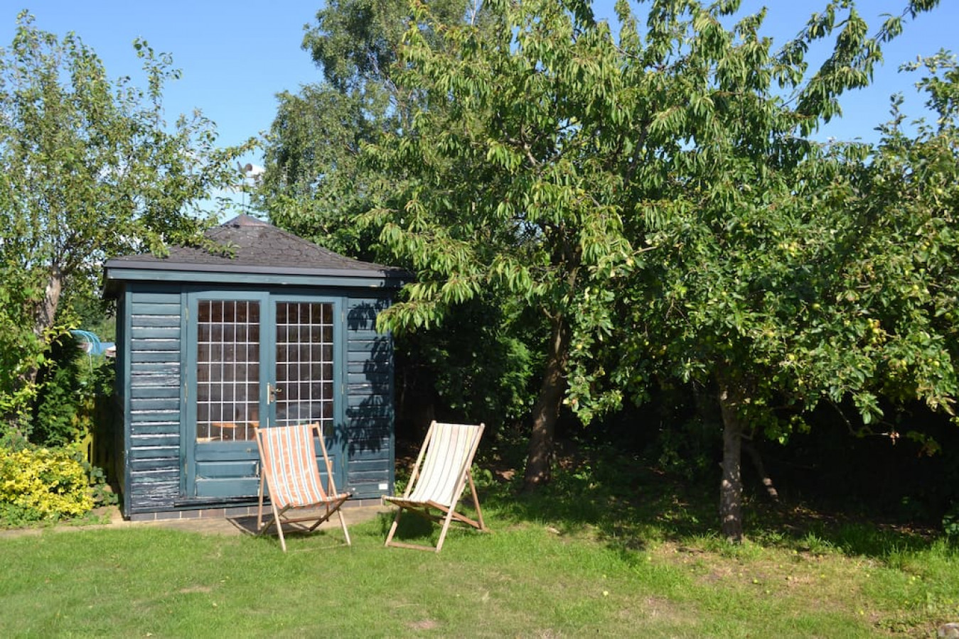 Jodi’s Bungalow, Parking & Large Garden - Photo 4